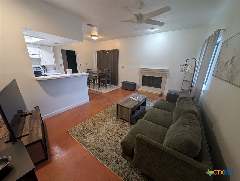1013 Chestnut Street D2, San Marcos, TX 78666