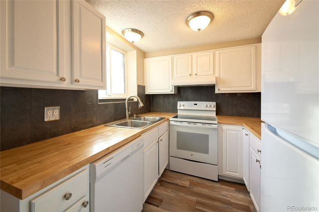 8060 W 9th Avenue 115, Lakewood, CO 80214