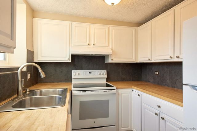 8060 W 9th Avenue 115, Lakewood, CO 80214