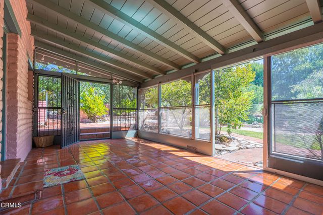 2300 El Moreno Street, La Crescenta, CA 91214