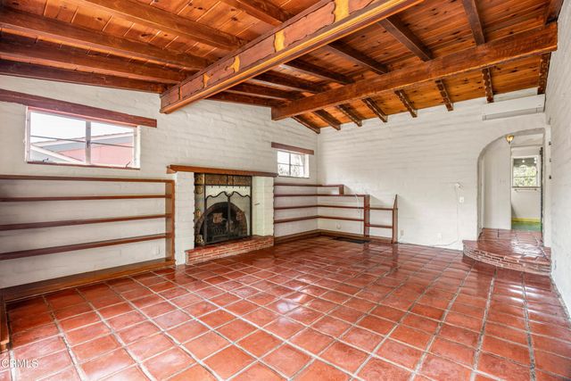 2300 El Moreno Street, La Crescenta, CA 91214