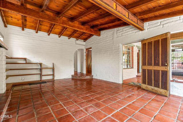 2300 El Moreno Street, La Crescenta, CA 91214