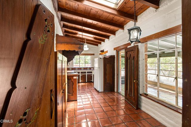 2300 El Moreno Street, La Crescenta, CA 91214