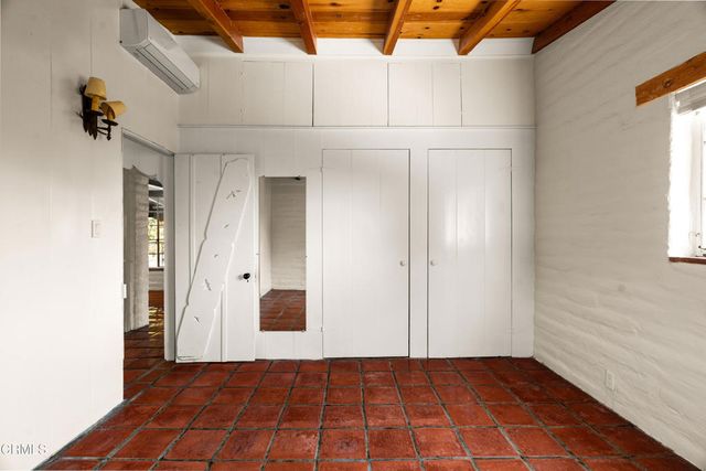 2300 El Moreno Street, La Crescenta, CA 91214