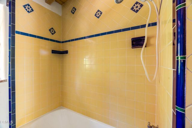 2300 El Moreno Street, La Crescenta, CA 91214