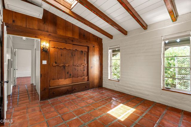 2300 El Moreno Street, La Crescenta, CA 91214