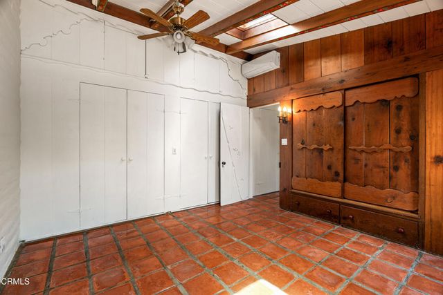 2300 El Moreno Street, La Crescenta, CA 91214