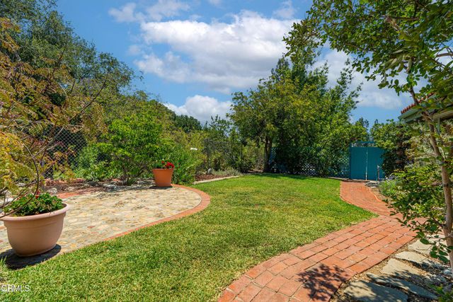 2300 El Moreno Street, La Crescenta, CA 91214