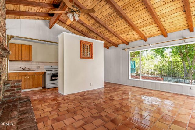 2300 El Moreno Street, La Crescenta, CA 91214