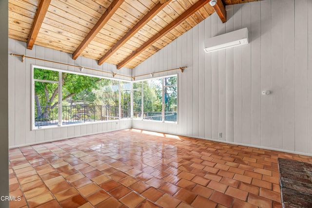 2300 El Moreno Street, La Crescenta, CA 91214