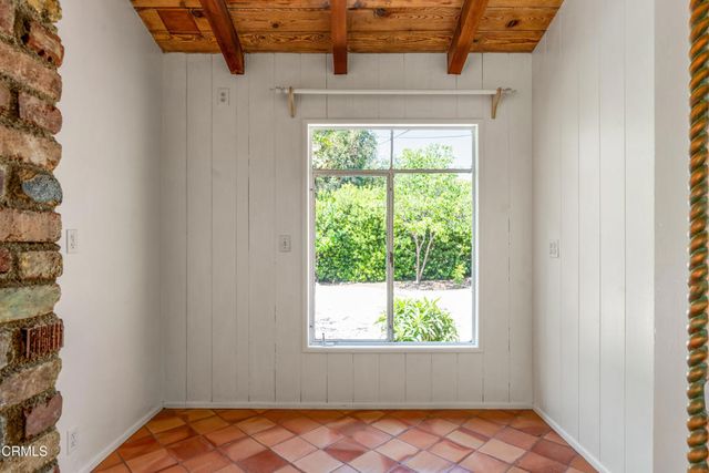 2300 El Moreno Street, La Crescenta, CA 91214