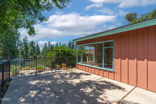 2300 El Moreno Street, La Crescenta, CA 91214