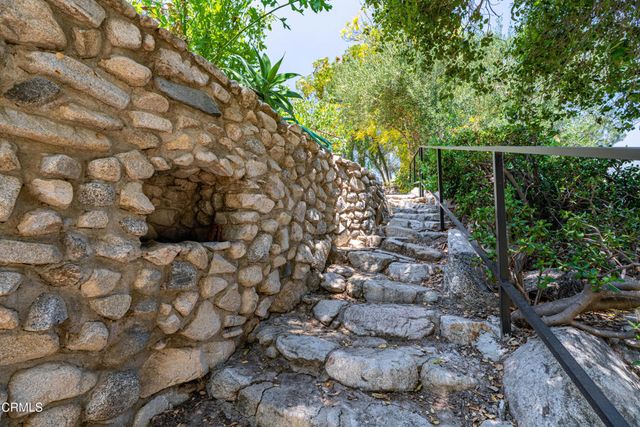 2300 El Moreno Street, La Crescenta, CA 91214