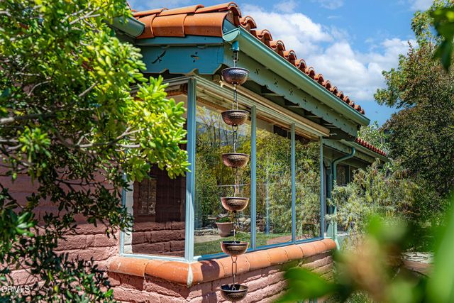 2300 El Moreno Street, La Crescenta, CA 91214
