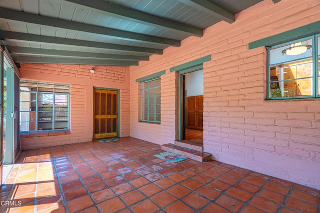 2300 El Moreno Street, La Crescenta, CA 91214