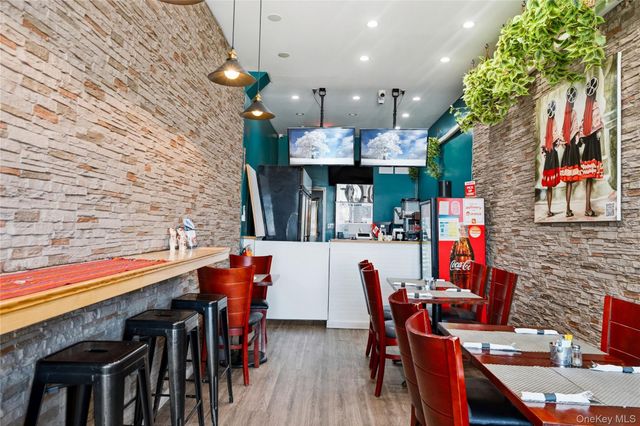 379 Sunrise Highway, Lynbrook, NY 11563