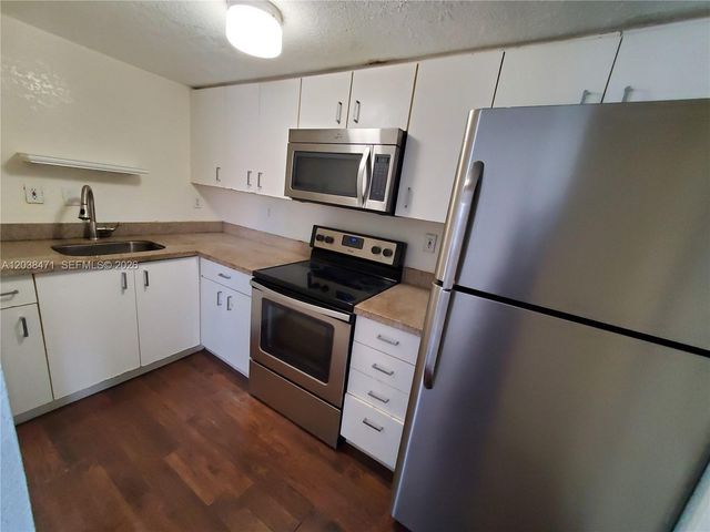 300 NW 84th Terrace 300, Miami, FL 33150