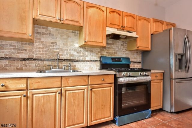 303 Hamilton Pl A4, Hackensack City, NJ 07601