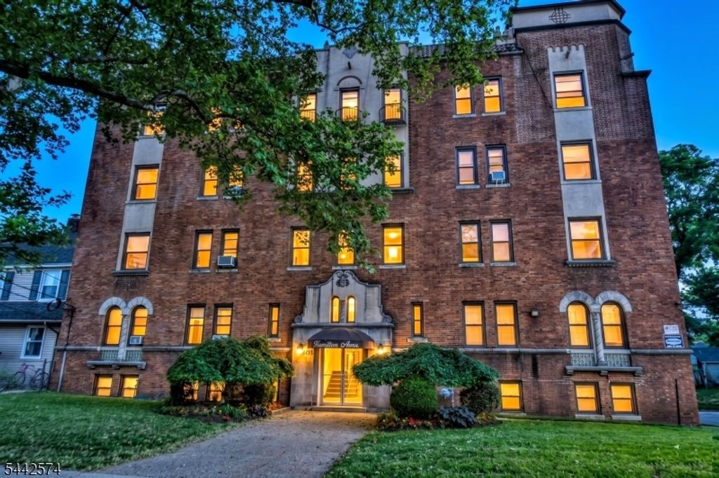 303 Hamilton Pl A4, Hackensack City, NJ 07601