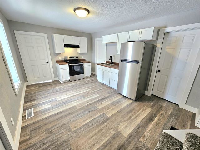 108 E Murray Avenue, White Pigeon, MI 49099