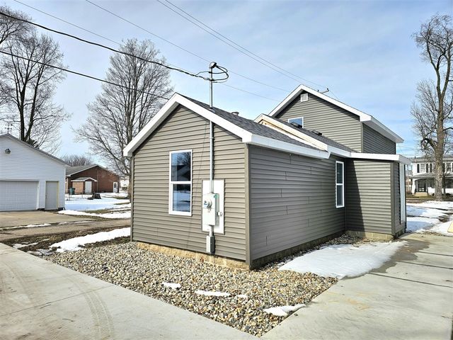 108 E Murray Avenue, White Pigeon, MI 49099