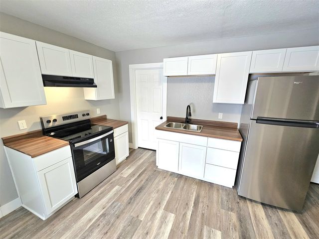 108 E Murray Avenue, White Pigeon, MI 49099