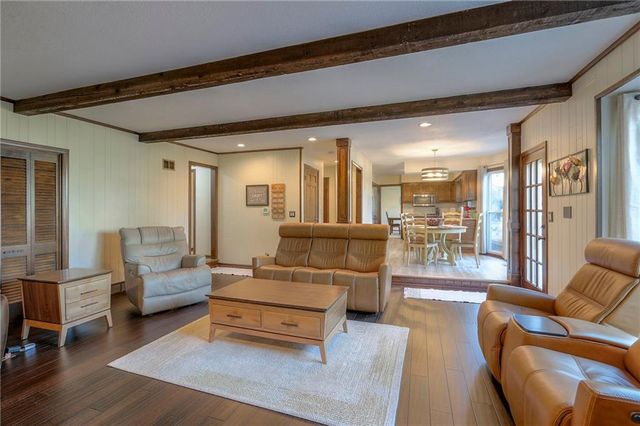 9504 W 104th Street, Overland Park, KS 66212