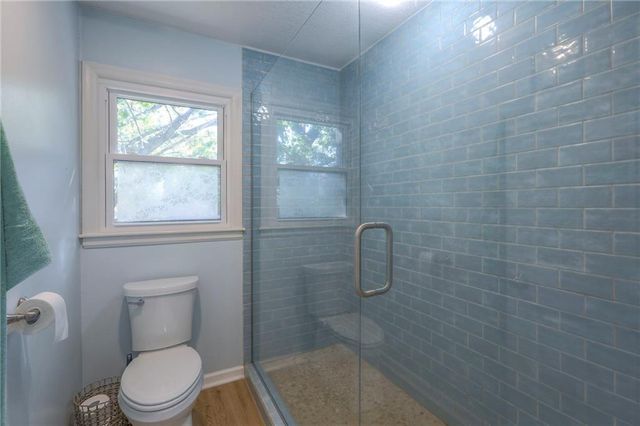 9504 W 104th Street, Overland Park, KS 66212