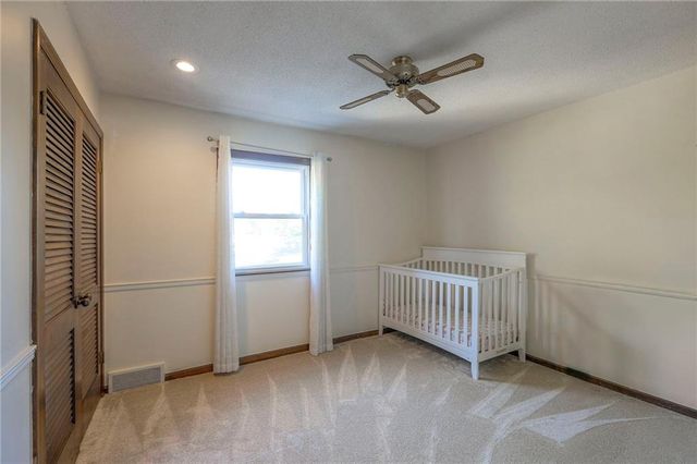 9504 W 104th Street, Overland Park, KS 66212