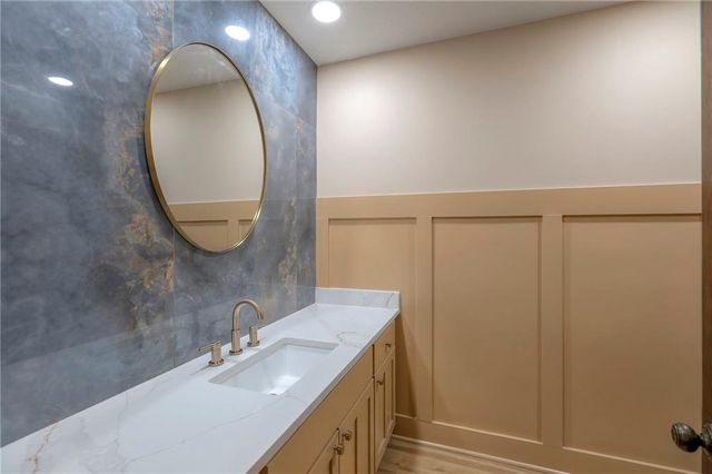 9504 W 104th Street, Overland Park, KS 66212