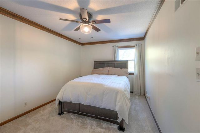 9504 W 104th Street, Overland Park, KS 66212