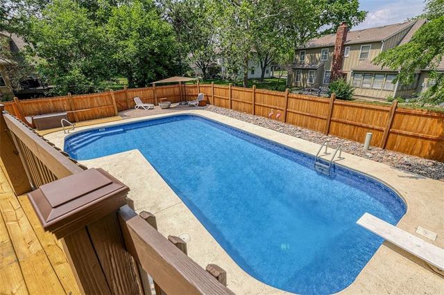 9504 W 104th Street, Overland Park, KS 66212