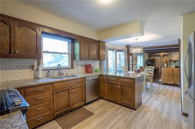 9504 W 104th Street, Overland Park, KS 66212