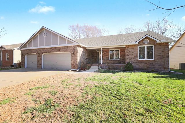 322 S Circle Lake Cir, Wichita, KS 67209