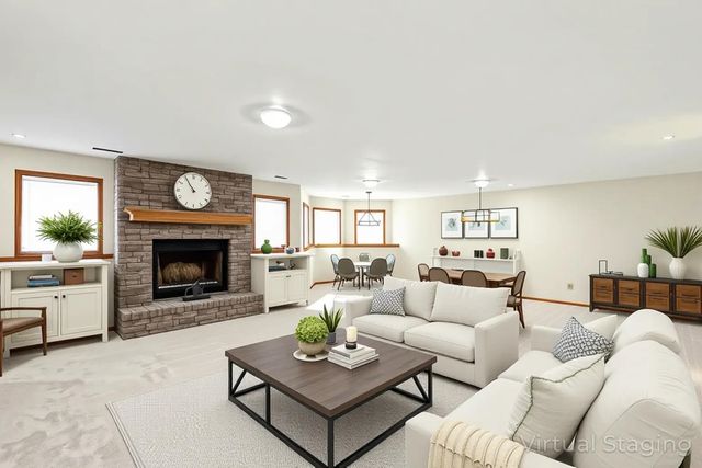 322 S Circle Lake Cir, Wichita, KS 67209