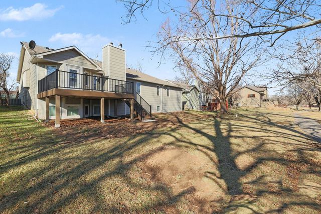 322 S Circle Lake Cir, Wichita, KS 67209