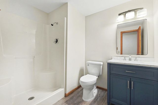 322 S Circle Lake Cir, Wichita, KS 67209