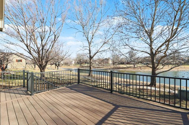 322 S Circle Lake Cir, Wichita, KS 67209