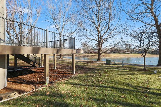 322 S Circle Lake Cir, Wichita, KS 67209