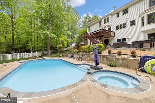 100 BOSCOBEL RD, Fredericksburg, VA 22405