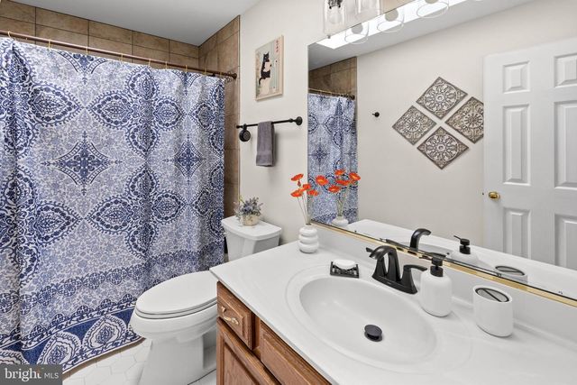 100 BOSCOBEL RD, Fredericksburg, VA 22405