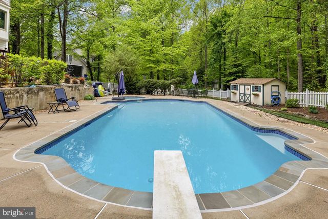 100 BOSCOBEL RD, Fredericksburg, VA 22405