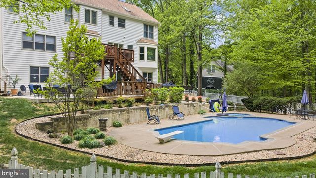 100 BOSCOBEL RD, Fredericksburg, VA 22405