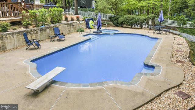 100 BOSCOBEL RD, Fredericksburg, VA 22405