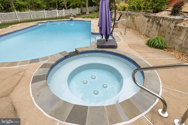 100 BOSCOBEL RD, Fredericksburg, VA 22405