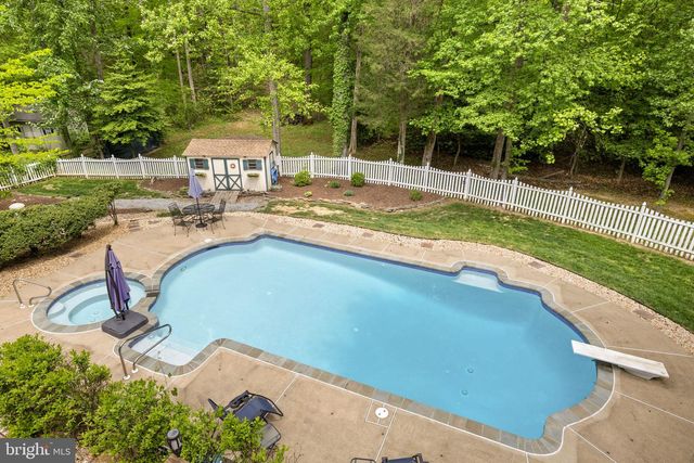 100 BOSCOBEL RD, Fredericksburg, VA 22405