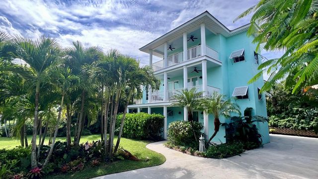 3392 NE Skyline Drive, Jensen Beach, FL 34957