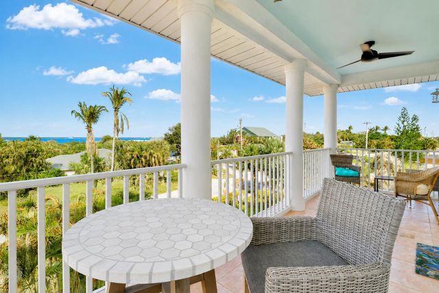 3392 NE Skyline Drive, Jensen Beach, FL 34957