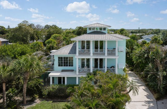 3392 NE Skyline Drive, Jensen Beach, FL 34957