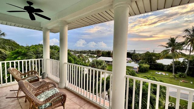 3392 NE Skyline Drive, Jensen Beach, FL 34957
